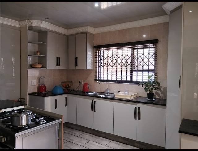 3 BEDROOM FREESTANDING TO LET IN BIRCH ACRES